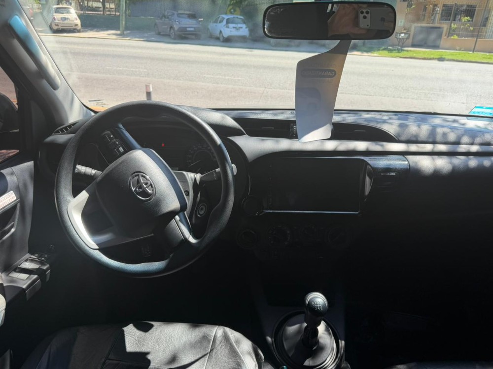 Toyota Hilux — foto 6